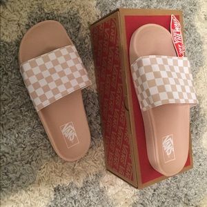 NIB pink vans checkered slides